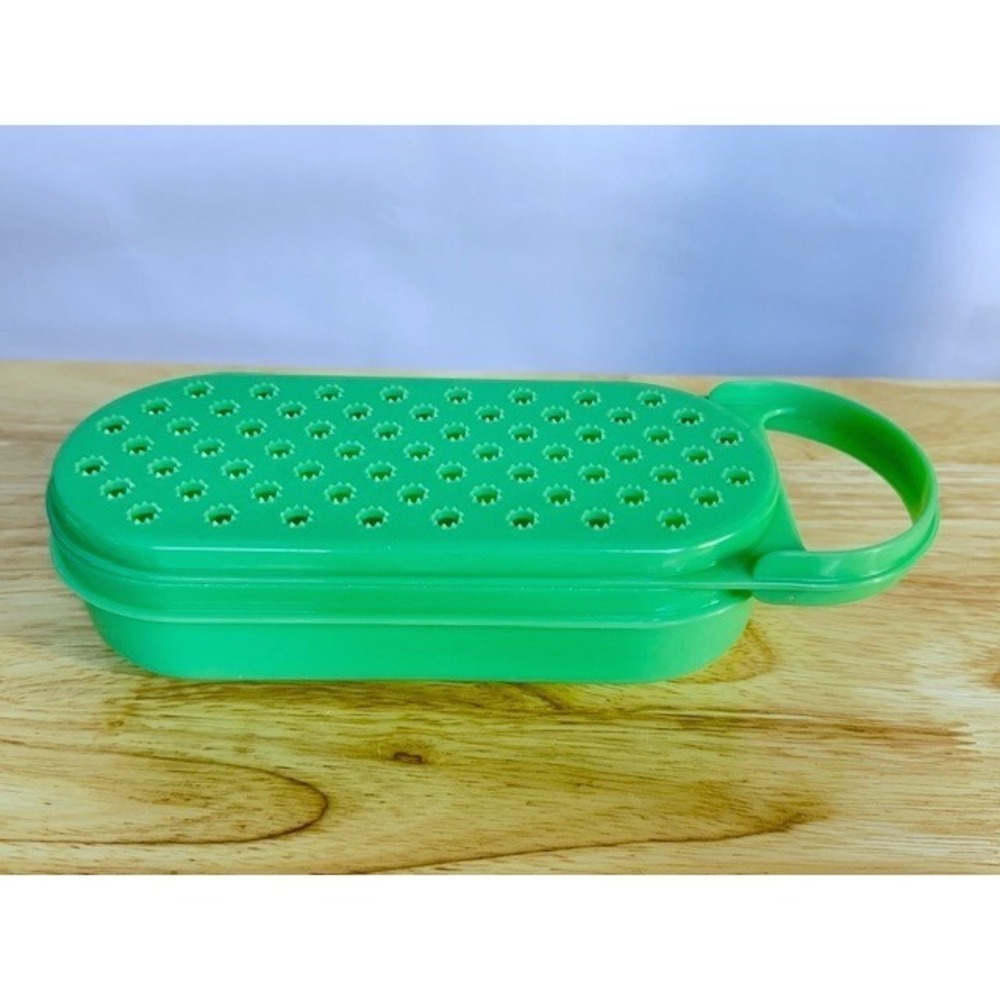 Vintage Tupperware jade Green Grater with Storage Container no lid